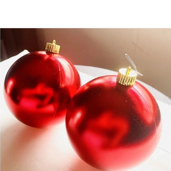 LARGE VINTAGE OVAL RED CHRISTMAS TREE ORNAMENTS & HOME DECOR (COMES AS A PAIR) - Picture 3 of 4